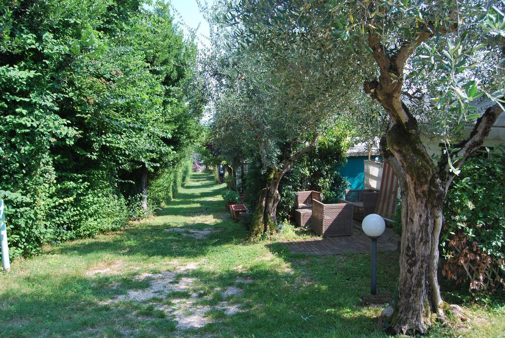 Hotel Camping Porto Srl Moniga del Garda Exterior foto