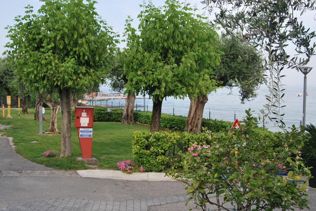 Camping Porto Srl Moniga del Garda Exterior foto